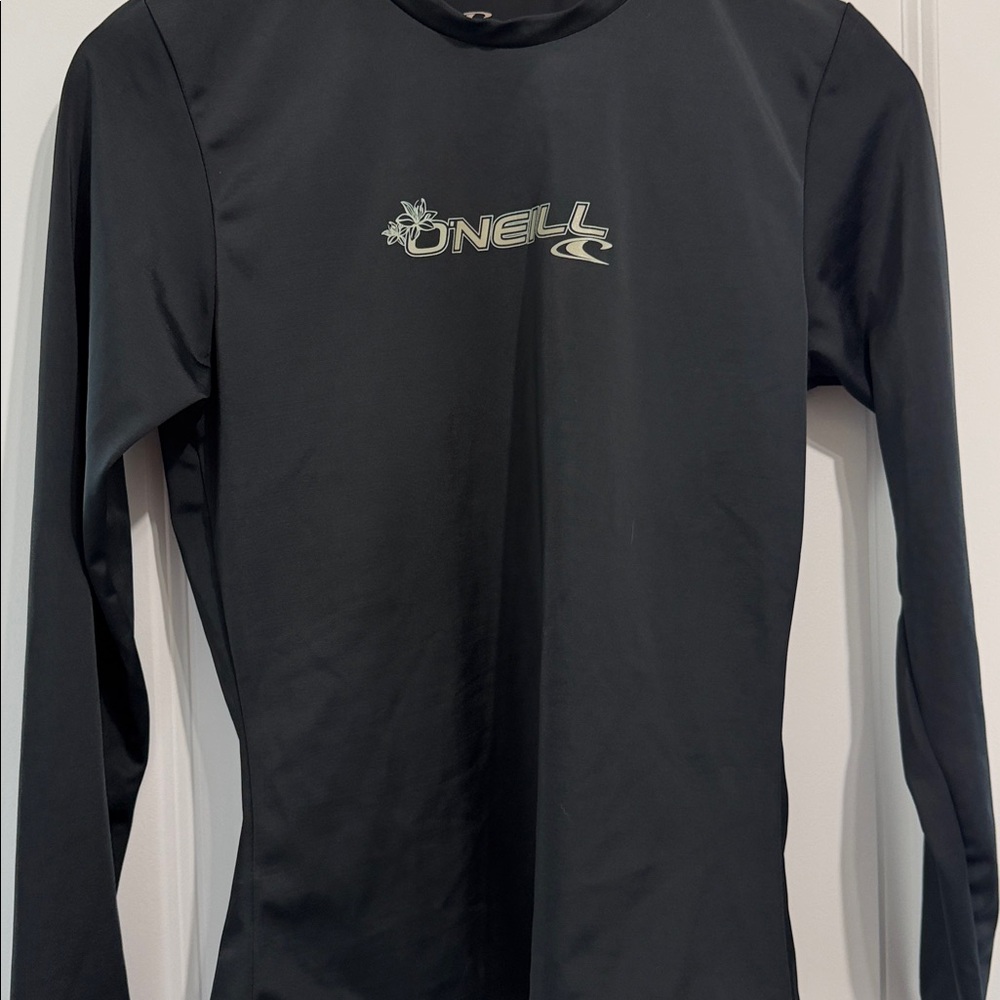 NWT! O’Neill Women’s Longsleeve Rash guard - Picture 2 of 7